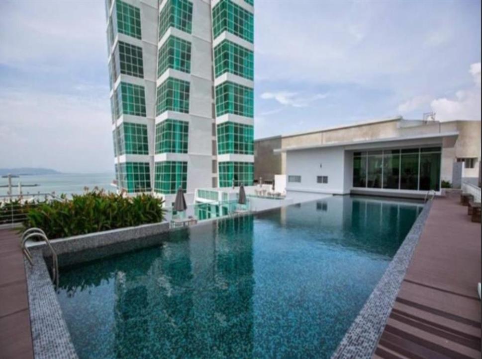 Maritime Suites Penang Jelutong Exteriör bild